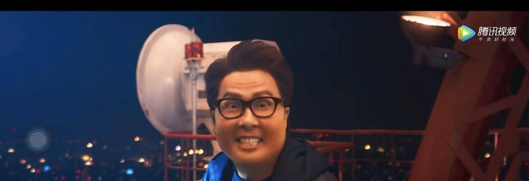 其实这个致敬也不是很无厘头,与电影的情节还是很有关联,当然不是恶搞