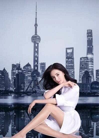 原创33岁杨幂真敢穿新策划凹造型太狠腿长堪比超模丝袜镶钻太豪气