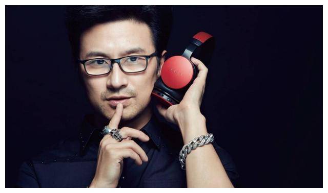 汪峰接过四婚陈露的棒丰富婚恋经验无忧无虑