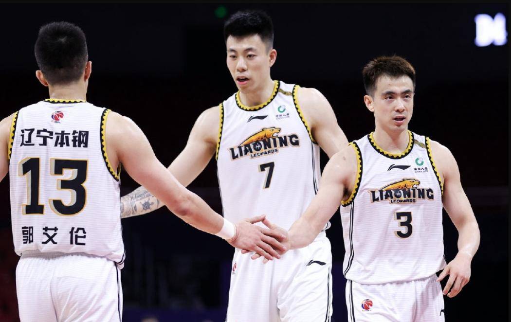 辽宁男篮暴露问题,两大隐患明显,杨鸣无能为力,三连冠希望渺茫_比赛_