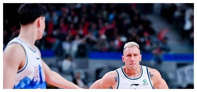 新疆男篮将出战克里克晒训练照邱彪未知遗珠