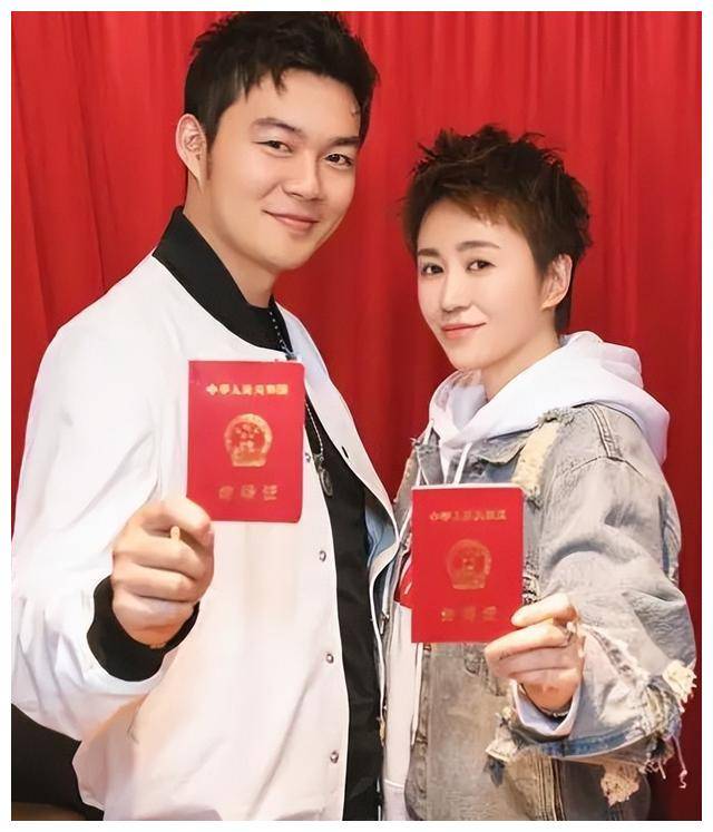 马丽携11岁小老公浪漫亮相澳门,甜蜜相伴,幸福分享._许文赫_爱情_感情