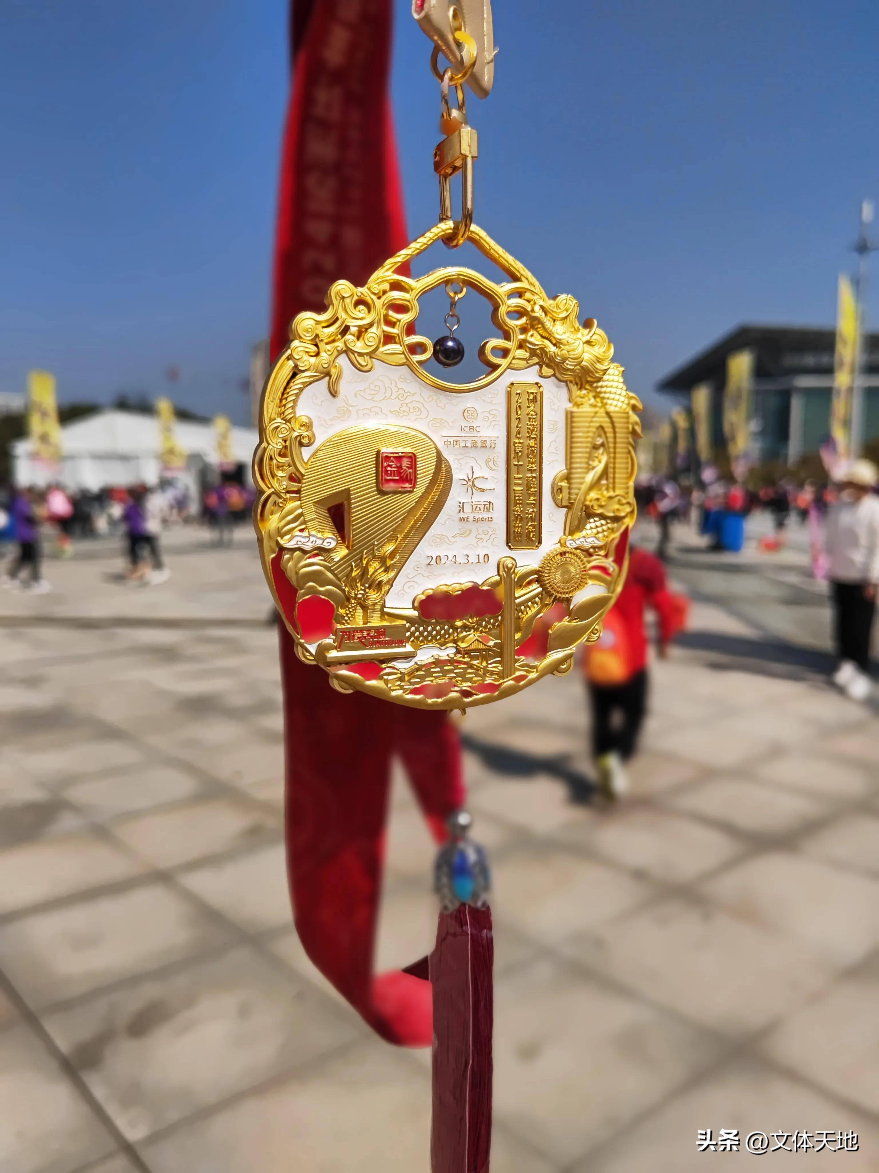 跑者故事郑健金鸡报晓马蹄疾