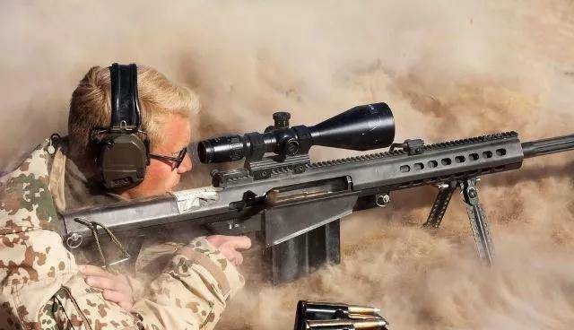 他与父亲的第一次干架,是输得一败涂地,幸好有巴雷特救场,否则后果不