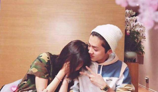 天赐缘分赵丽颖冯绍峰因拍戏鹿晗关晓彤聚会相识他俩却因一起交通事故