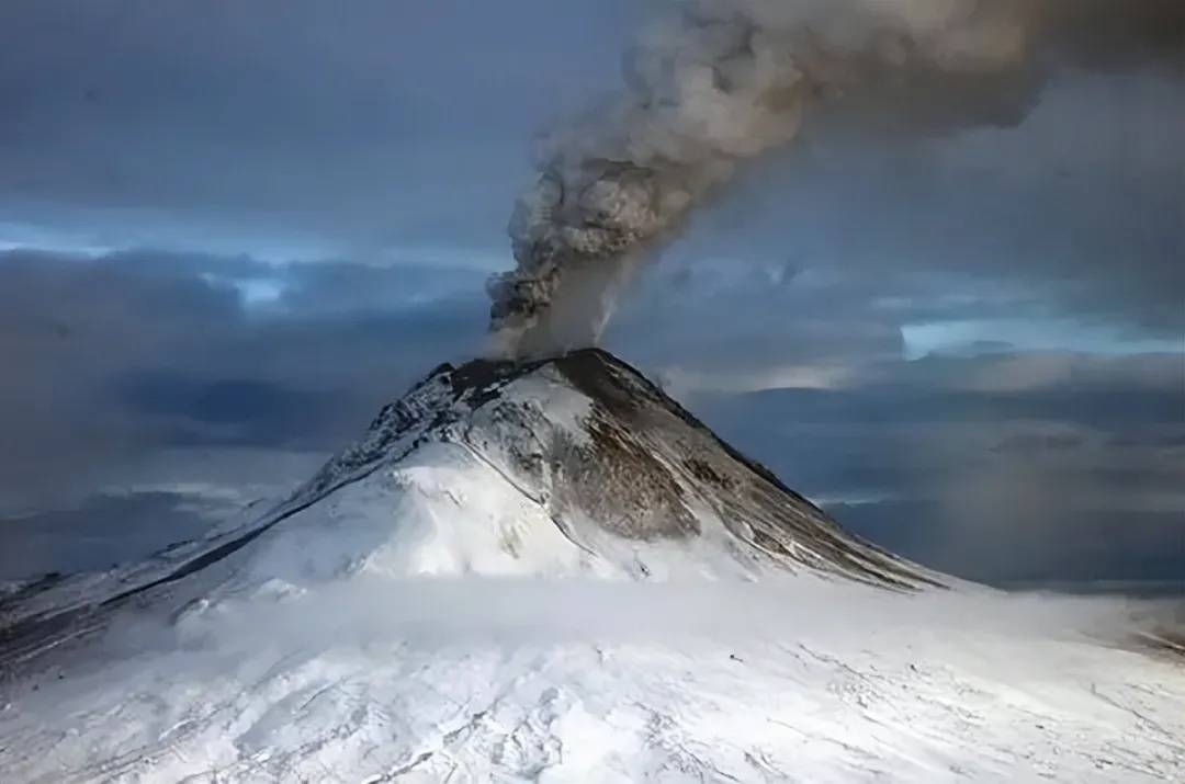 五大连池火山喷发图片