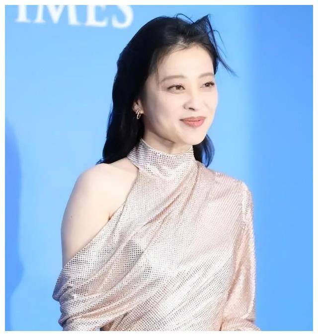 谁才是真正的时尚颠覆者?_宋佳_殷桃_审美