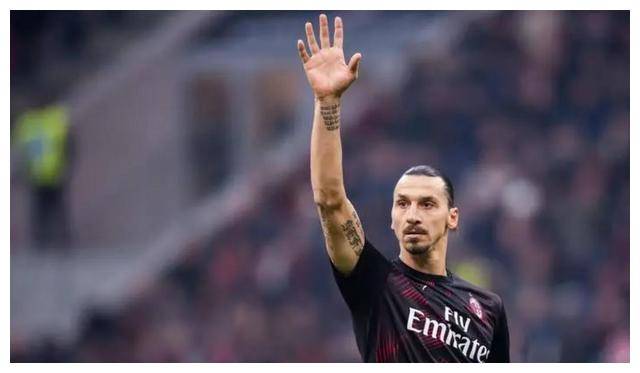 尽管在巴萨度过的时间不长,但伊布对梅西的天赋深表敬佩.