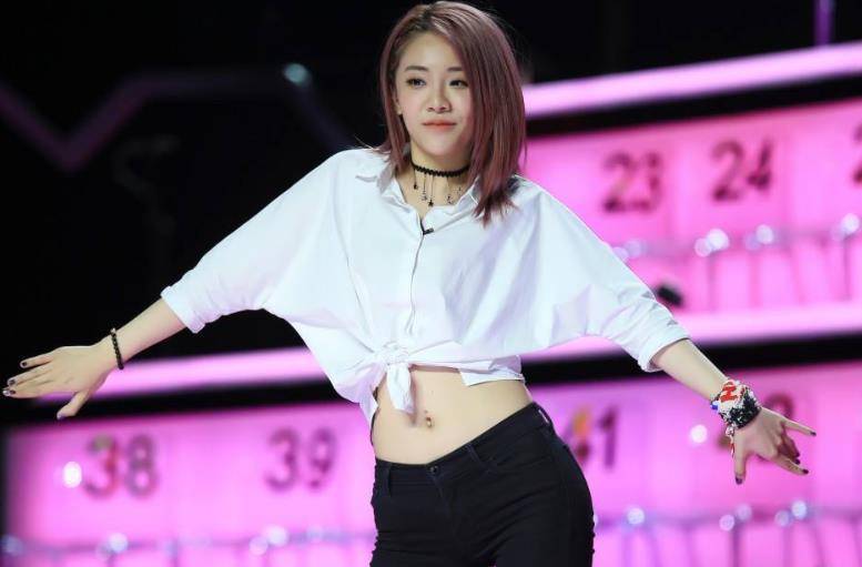 原创喻言不是vocal组第一上热搜了为什么有实力却镜头太少呢