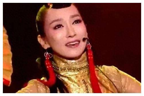 萨顶顶韩国惊艳演唱会,东方魅力梵语惊艳场馆,引爆全场!_音乐_演出_世