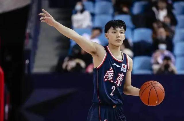 广东队焕然一新,球迷热议广东5大变化变化和4个没想到,很贴切_比赛_威