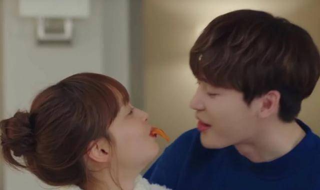 原创山茶花开时孔晓振姜河那帽t绳之吻来啦