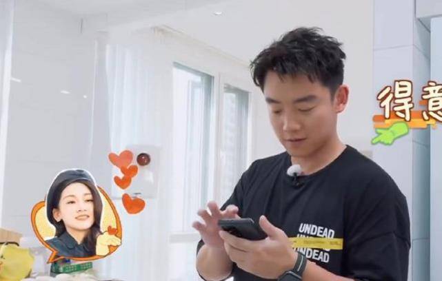 没多久就官宣有孕的事实,郑恺公开承认的女友不多,程晓玥之后就是苗苗