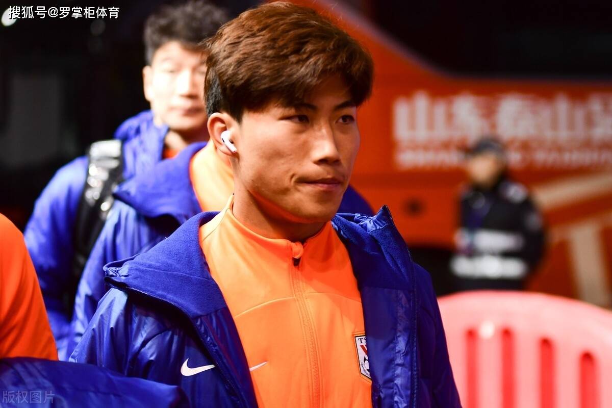 泰山队即将死磕申花,新晋国脚已为此火线驰援崔康熙,或首发亮相_谢文