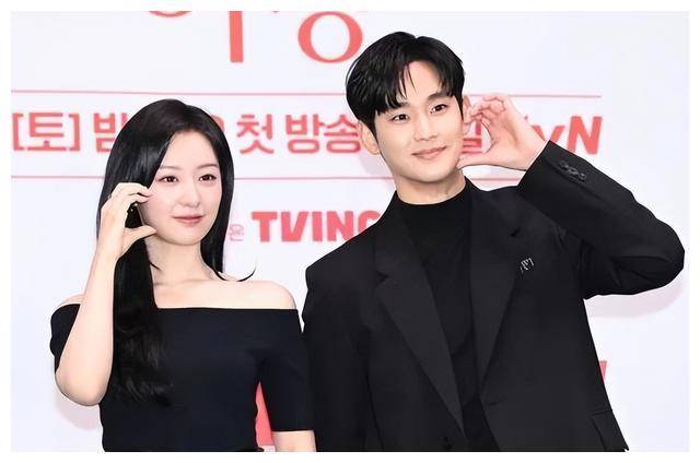 金赛纶晒出与金秀贤合照,引发两人恋爱传闻,金秀贤经纪公司回应_照片