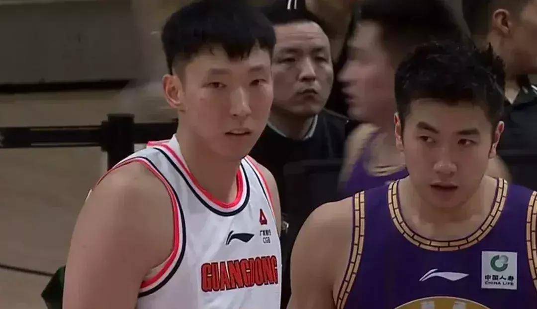 原创cba三热点李炎哲砍1285琼斯爆砍21197周琦打爆邹雨宸