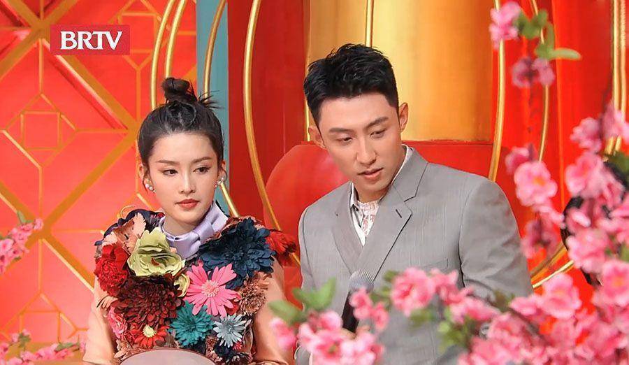 原创北京卫视磕热巴黄景瑜cp看到黄景瑜的手工礼物真实心意藏不住