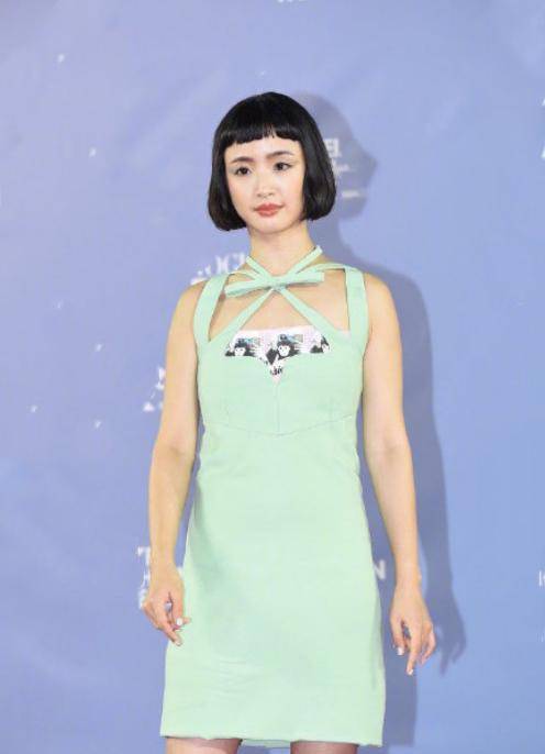 原创林依晨亮相台北时装周薄荷绿短裙配蘑菇头偶像剧女王风格大变