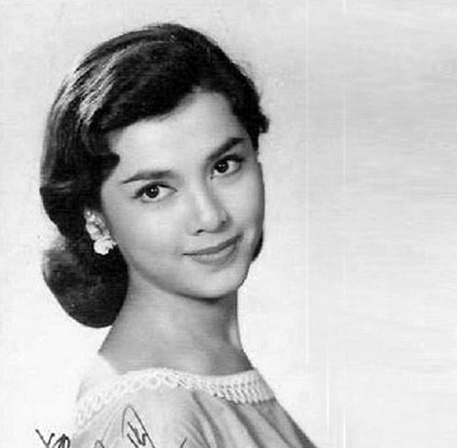 尤其是作为"长城三公主"之一的陈思思的婚姻曾经是香港街头巷议的话题