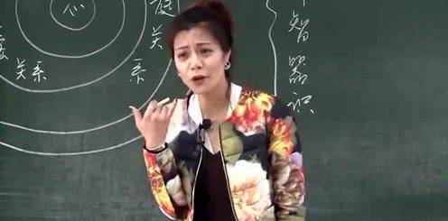 复旦大学网红教师陈果,将"耄耋"读成"老至",引来