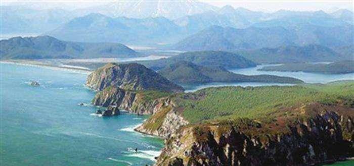 苏联以及后来的俄罗斯,一直实际控制着包括北方四岛在内的千岛群岛