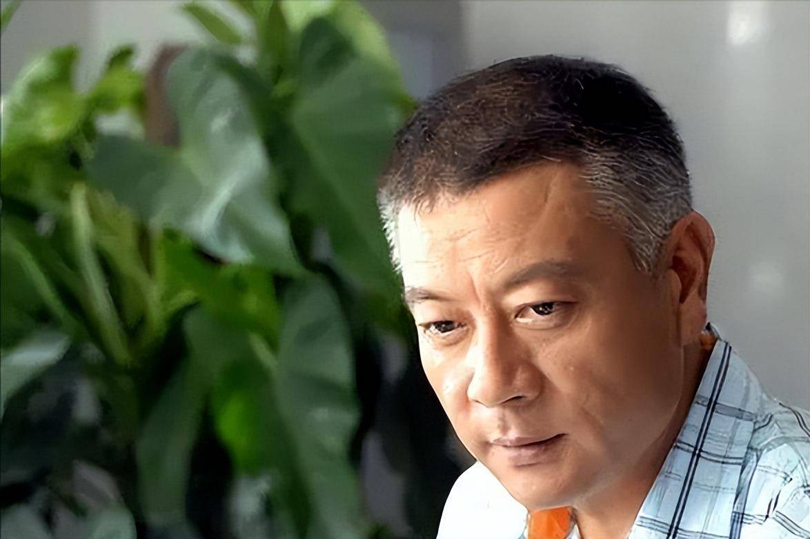 演员陈瑾:20年不吃米饭,与亲哥相约不婚不育,却跟巫刚牵扯20年_陈准