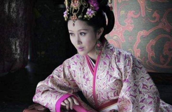 原创大王生不出儿子愿意为大王而死的忠臣把自己怀孕的妻子献给大王