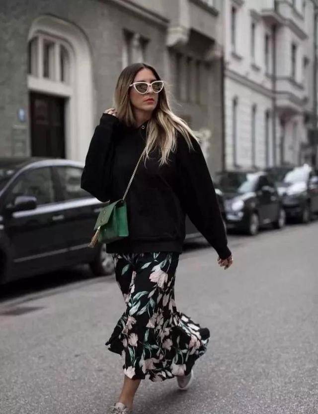 原创微胖女生的巧搭秘籍卫衣裙子显瘦又显高轻松穿出好身材