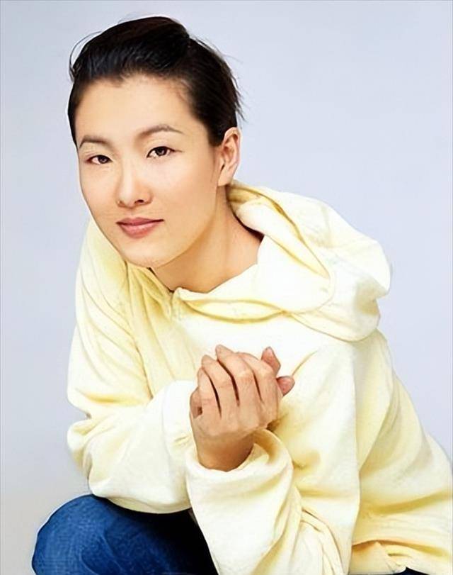 原创跳水皇后伏明霞不顾父母反对嫁大26岁富商她的婚姻幸福吗