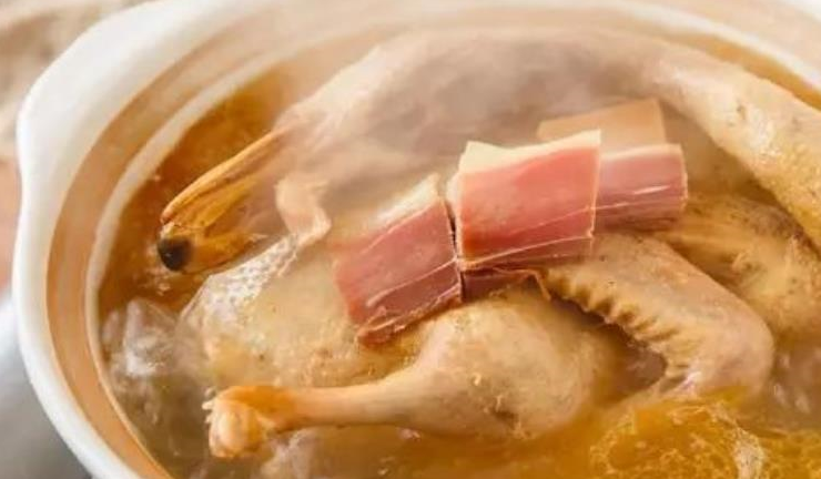 原创炖的鸡汤腥味重因为你不得要领跟着大厨这么做鸡汤又香又浓