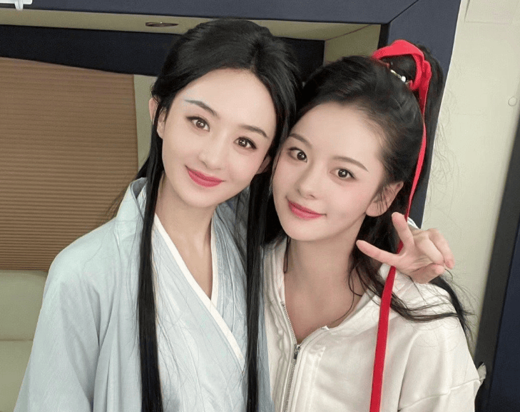 赵丽颖与替身合照惹争议网友演技不咋滴长相也不如替身