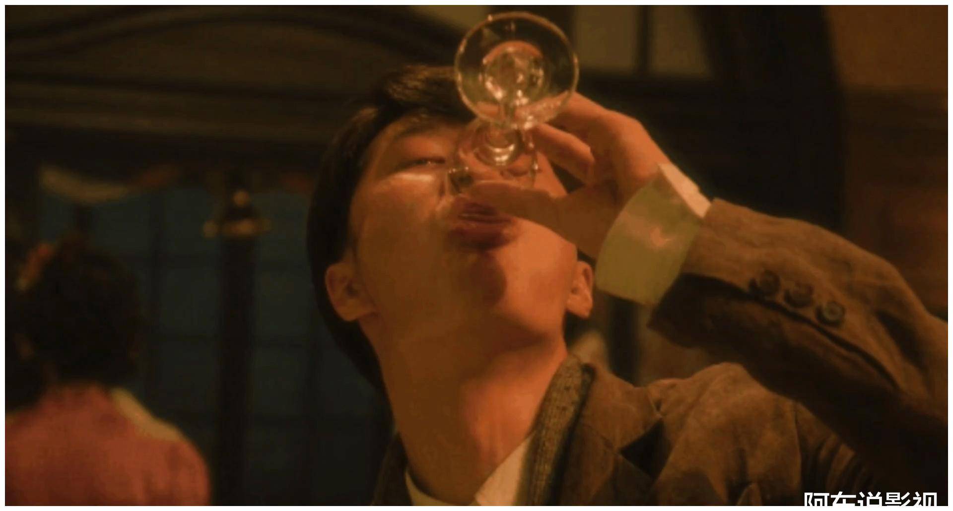 顶着油头粉面别尬演穷人,让《追风者》告诉你,穷