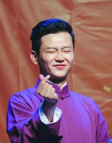 原创孟鹤堂成名后老观众感叹曾经那个小伙计如今也已经成了角儿了