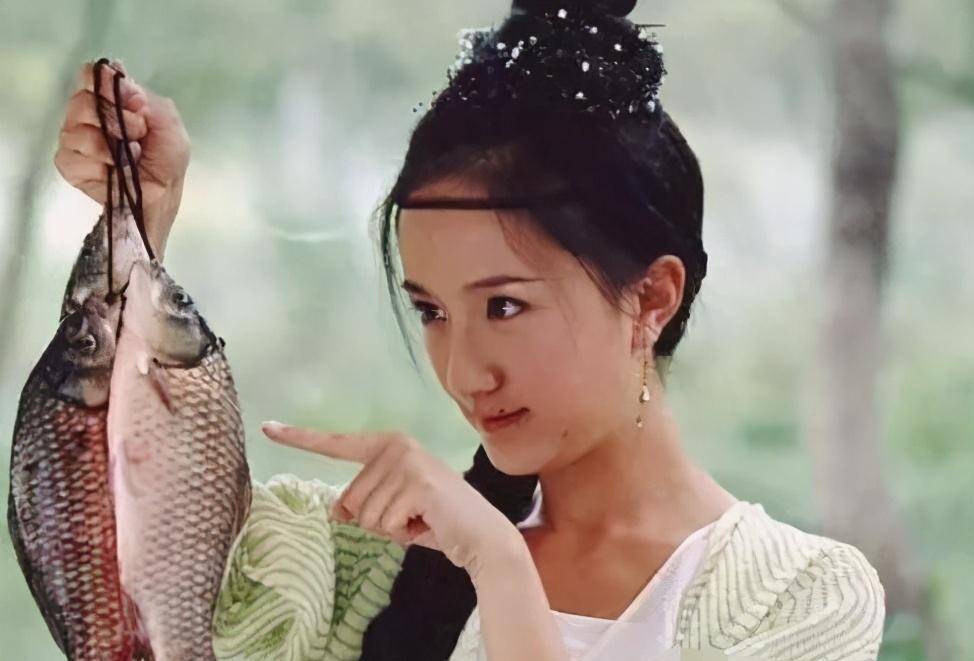 2000年,在电视剧《武林外史》中,李倩崭露头角,在剧中饰演"小泥巴",和