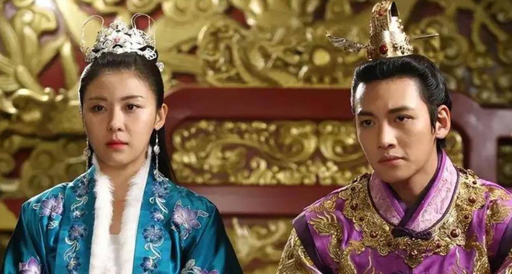 原创此人是外国美女却成中国皇后登上后位的首件事出兵灭自己母国