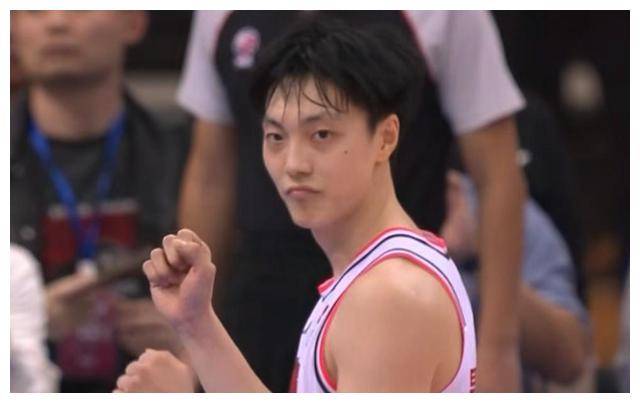 广东队差点被江苏逆转,胡明轩失常原因揭晓,让人大跌!