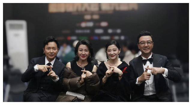 父母爱情曾遭二婚前妻抛弃现爱情事业二选其一