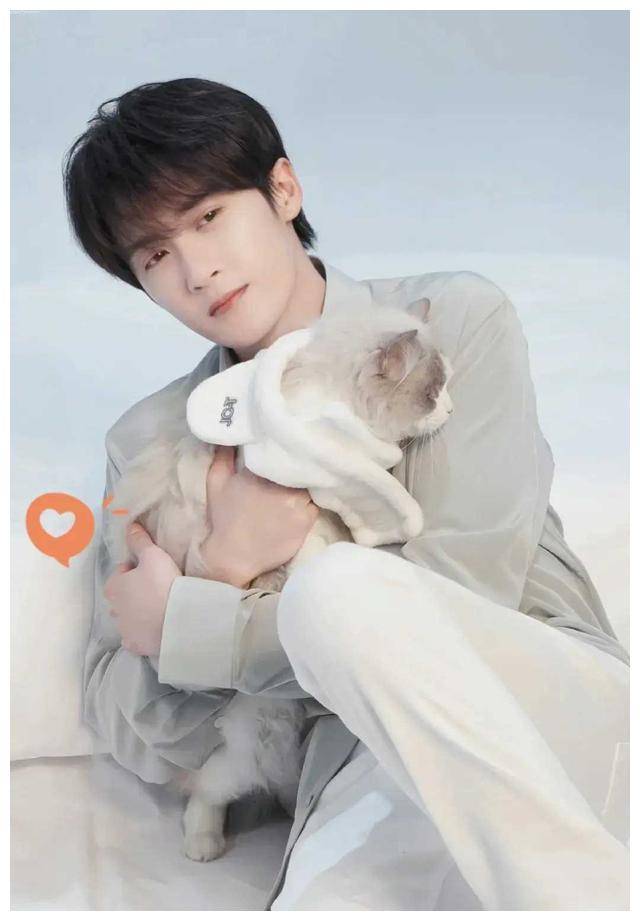 内娱男艺人颜值新风尚华丽变身惊艳来袭