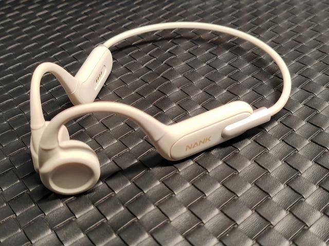 游泳防水耳机什么牌子好？6招妙计轻松购，选游泳耳机不犯愁！