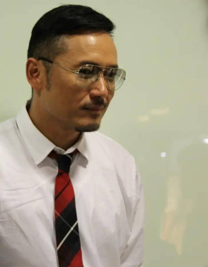 苗侨伟越老越帅取决于信心跟智慧电影圈太拥挤何必再过去