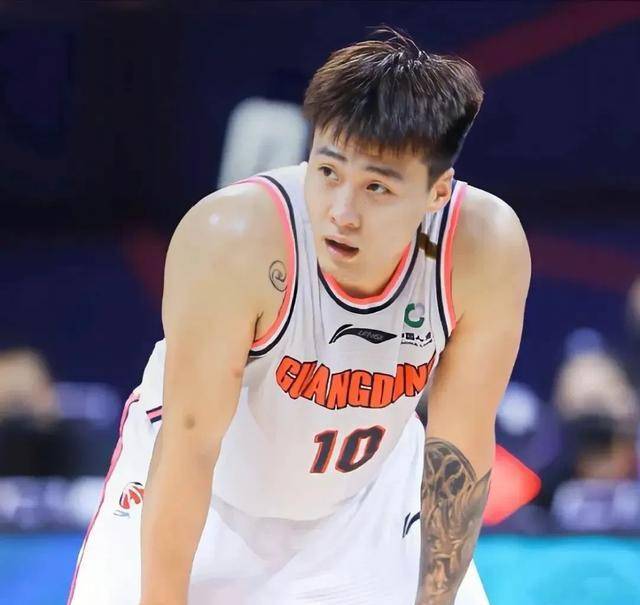 赵睿让人心寒临时退出全明星正赛cba联赛是否属于虚假宣传