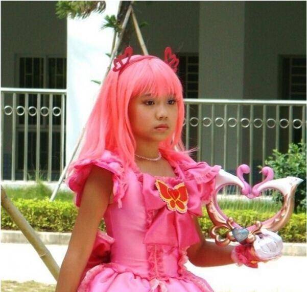 还是先说该剧的美琪小可爱,在剧里她可是一身粉色,成绩十分优秀,是