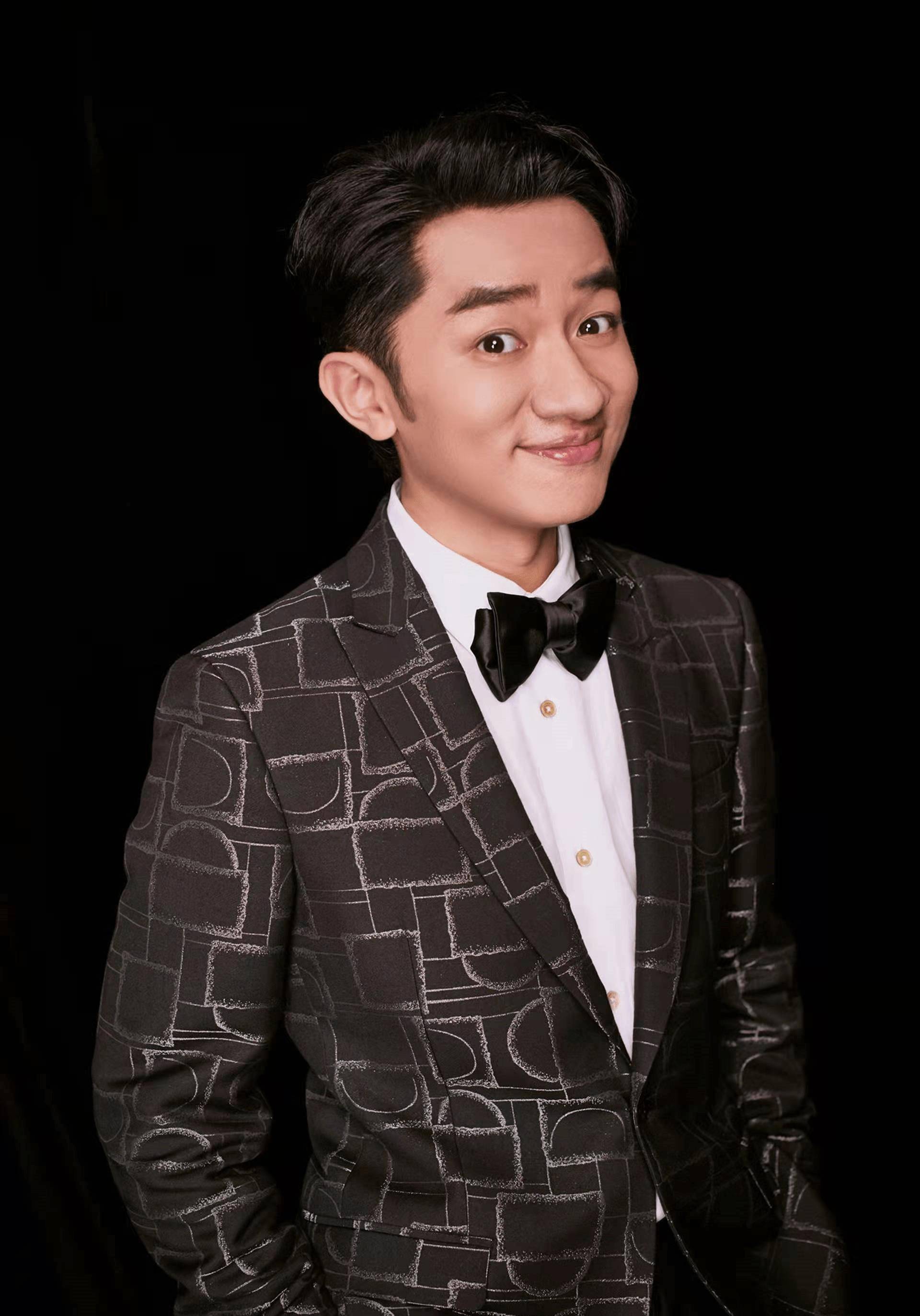 44岁王祖蓝转型当歌手正式加盟索尼音乐粉丝们纷纷送上祝福