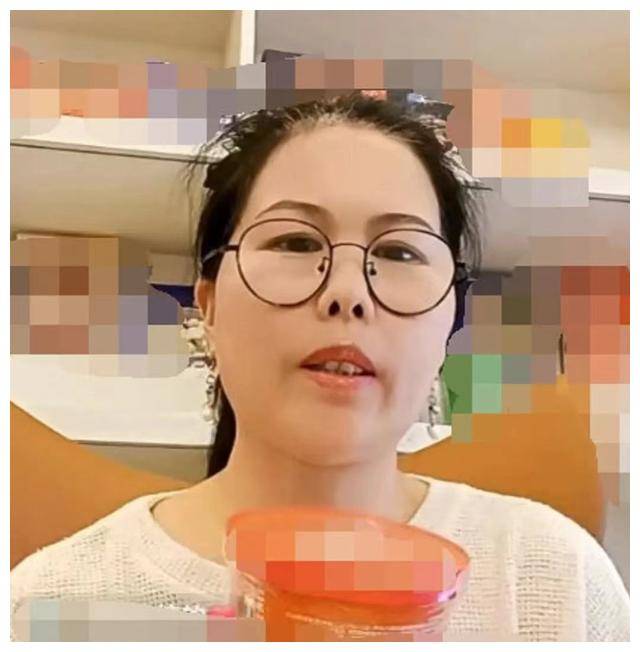 据张兰透露,小杨阿姨可能再也不会回到大s家担任保姆