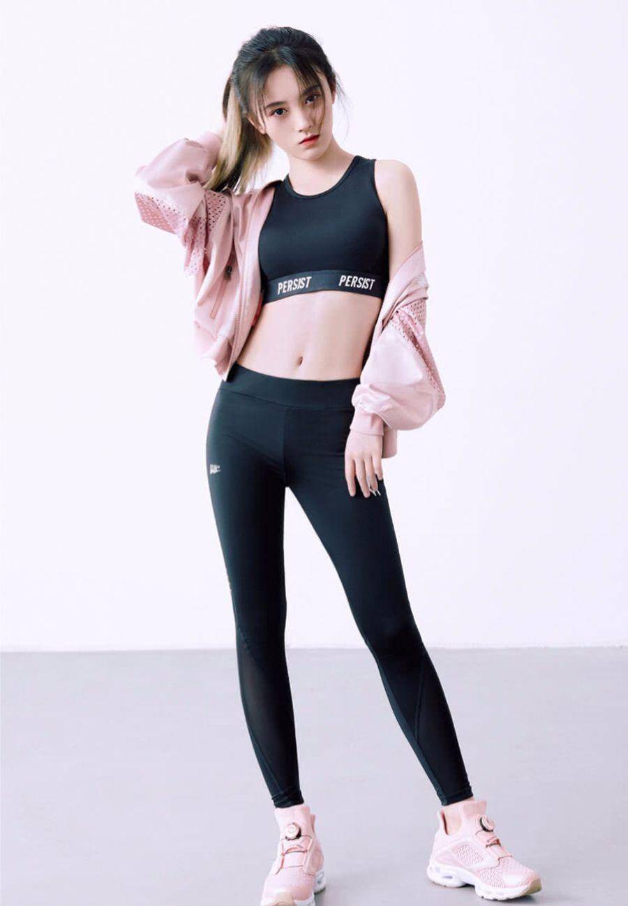 同样是穿露脐装,看到鞠婧祎和诸葛大力,终于明白直男为何全沸腾