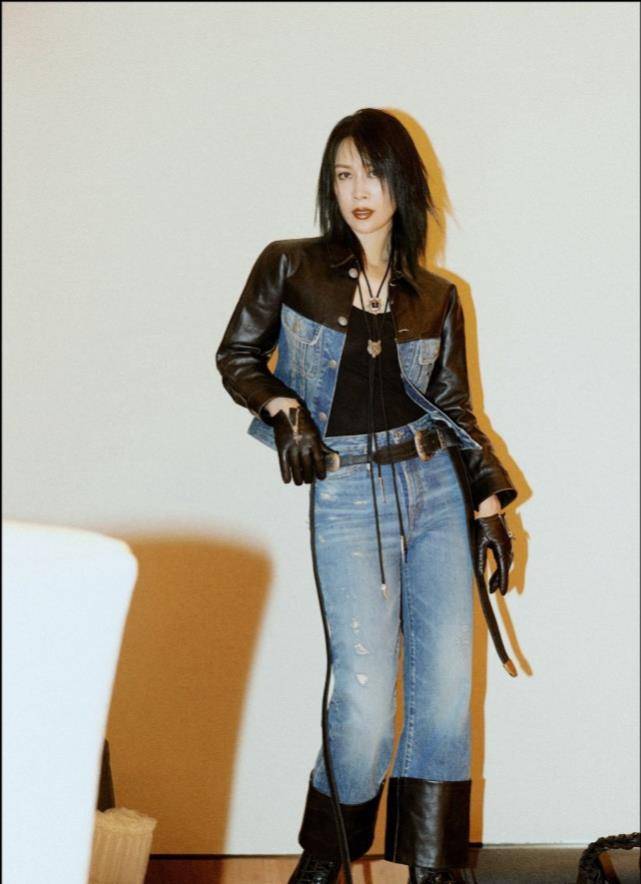 那英参加浪姐2录制继杜淳的舞蹈后看了那英的舞蹈像是在现场作法