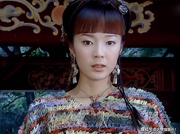 央视剧里的撞衫当年光顾着看美人和演技了硬是没发现衣服一样