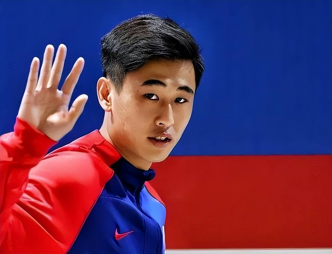 申花陌路人戴伟浚未能跟国足合练 前任的红人 为何被现任抛弃呢