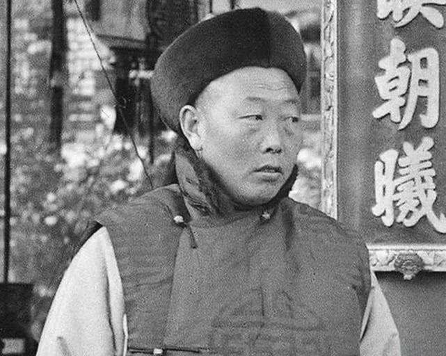 慈禧太后身边有两位大将,一个是李莲英,另一个便是崔玉贵.