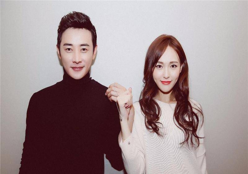 出镜间里分享女儿的趣事,新作品也马上与大家见面_生活_罗晋_状态